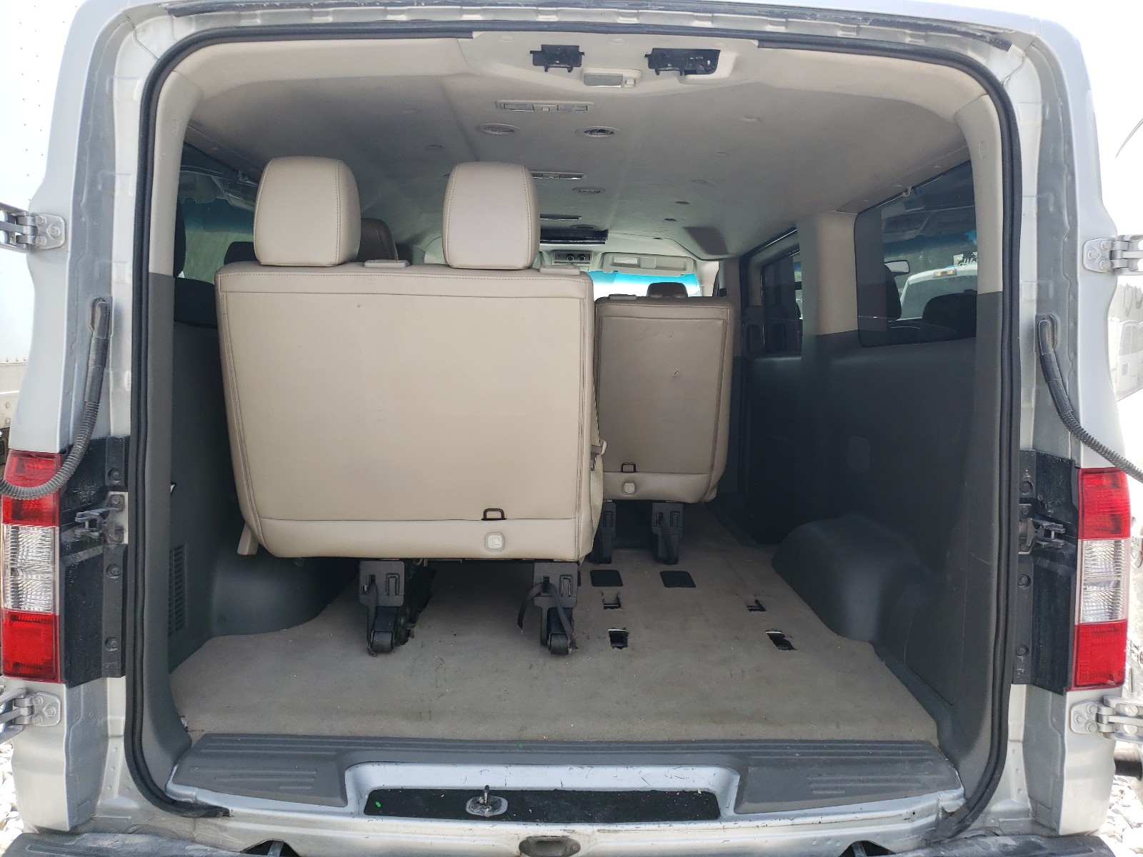 5BZAF0AA1FN852931 2015 Nissan Nv 3500 S