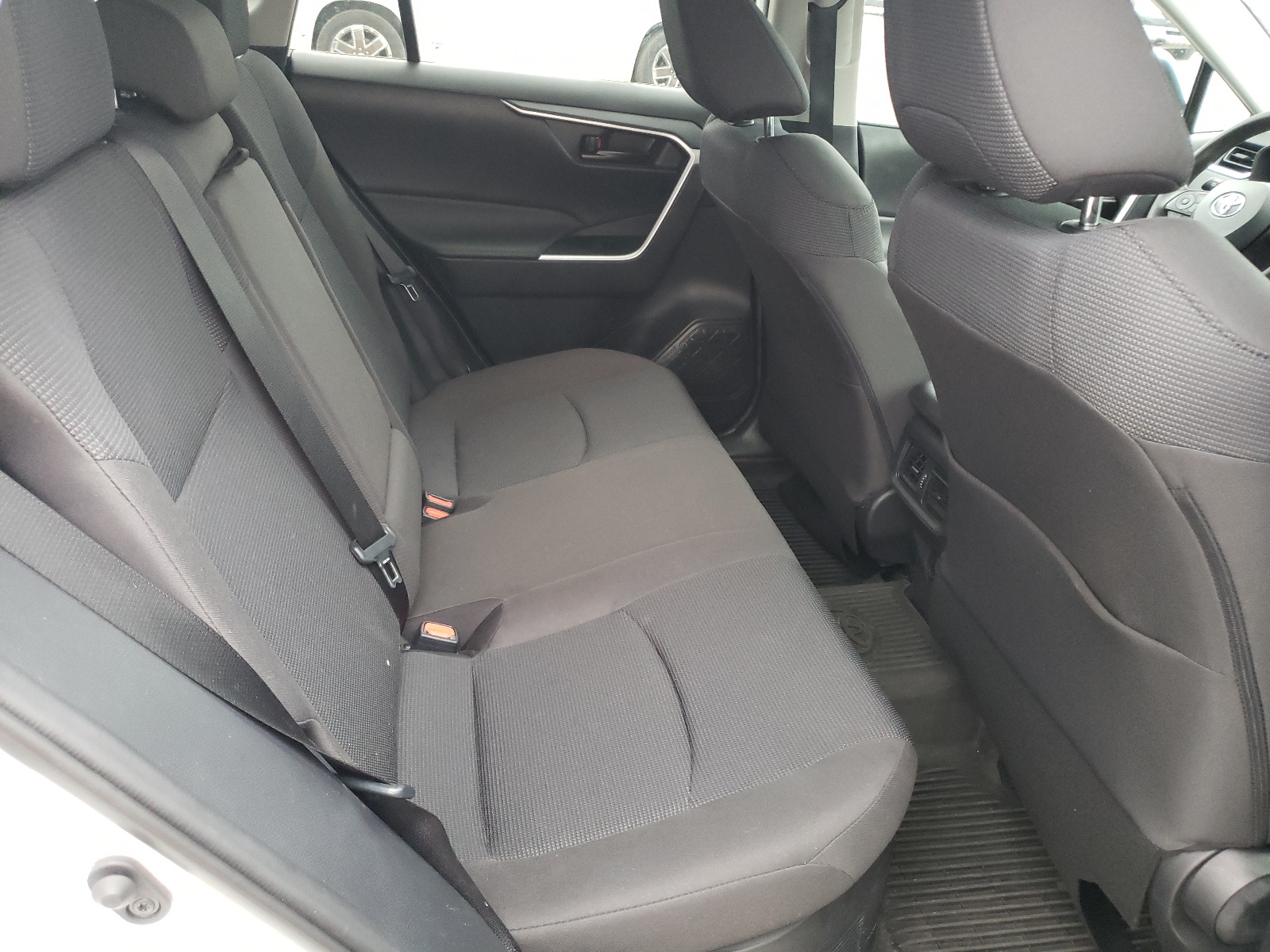 2T3MWRFV0LW095683 2020 Toyota Rav4 Le