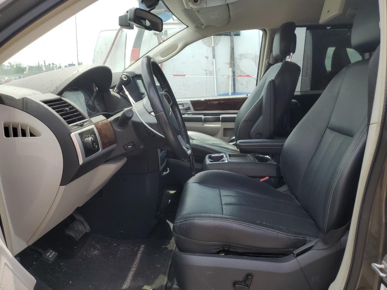 2010 Chrysler Town & Country Touring Plus VIN: 2A4RR8DX1AR375125 Lot: 62399104