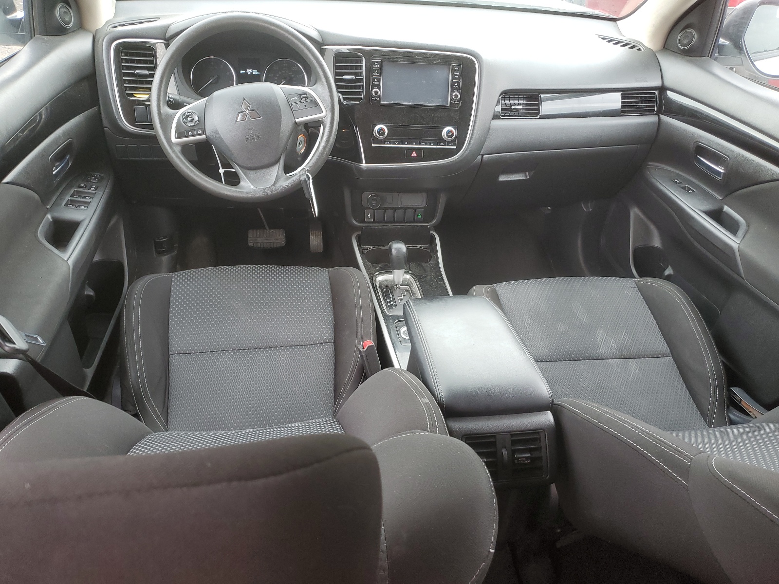 JA4AZ3A35LZ046017 2020 Mitsubishi Outlander Se