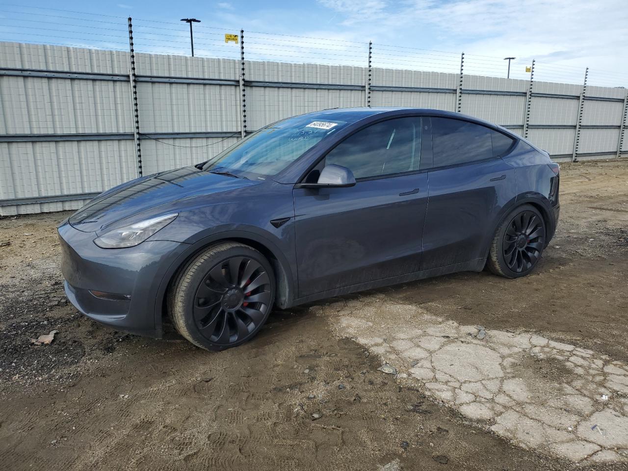 7SAYGDEF8PF762932 2023 TESLA MODEL Y - Image 1