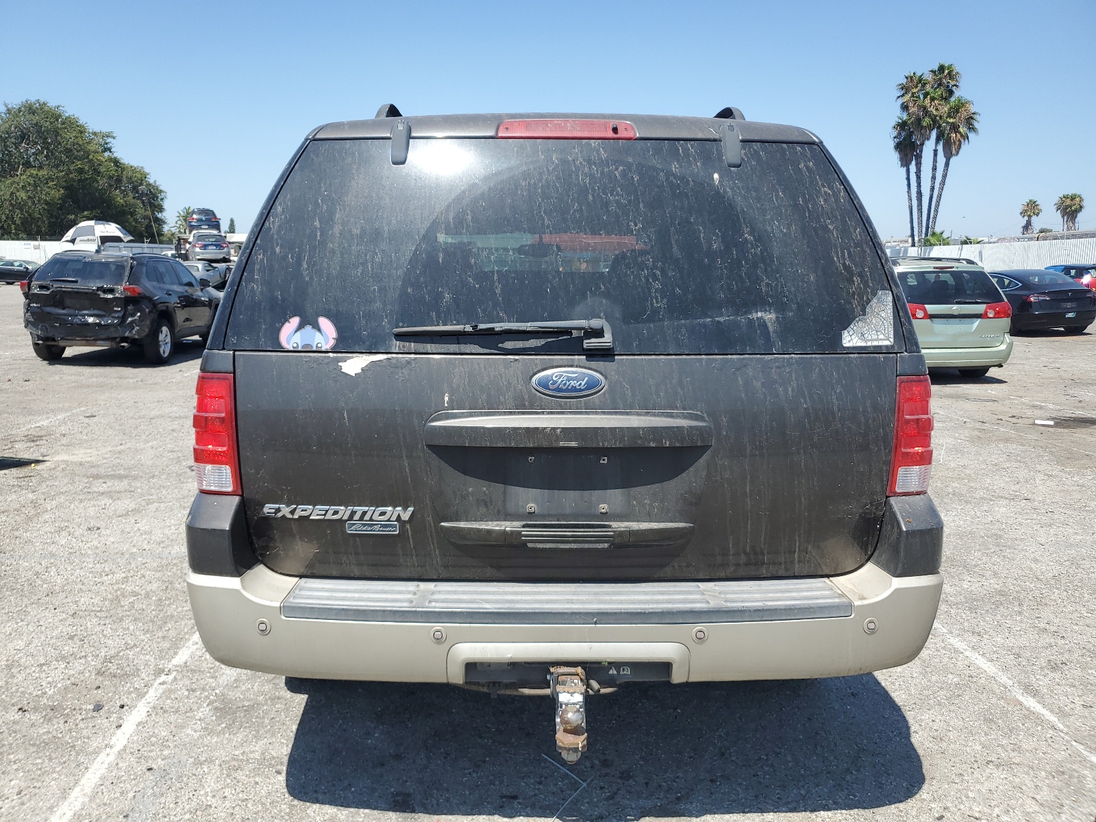 1FMFU18565LA50097 2005 Ford Expedition Eddie Bauer