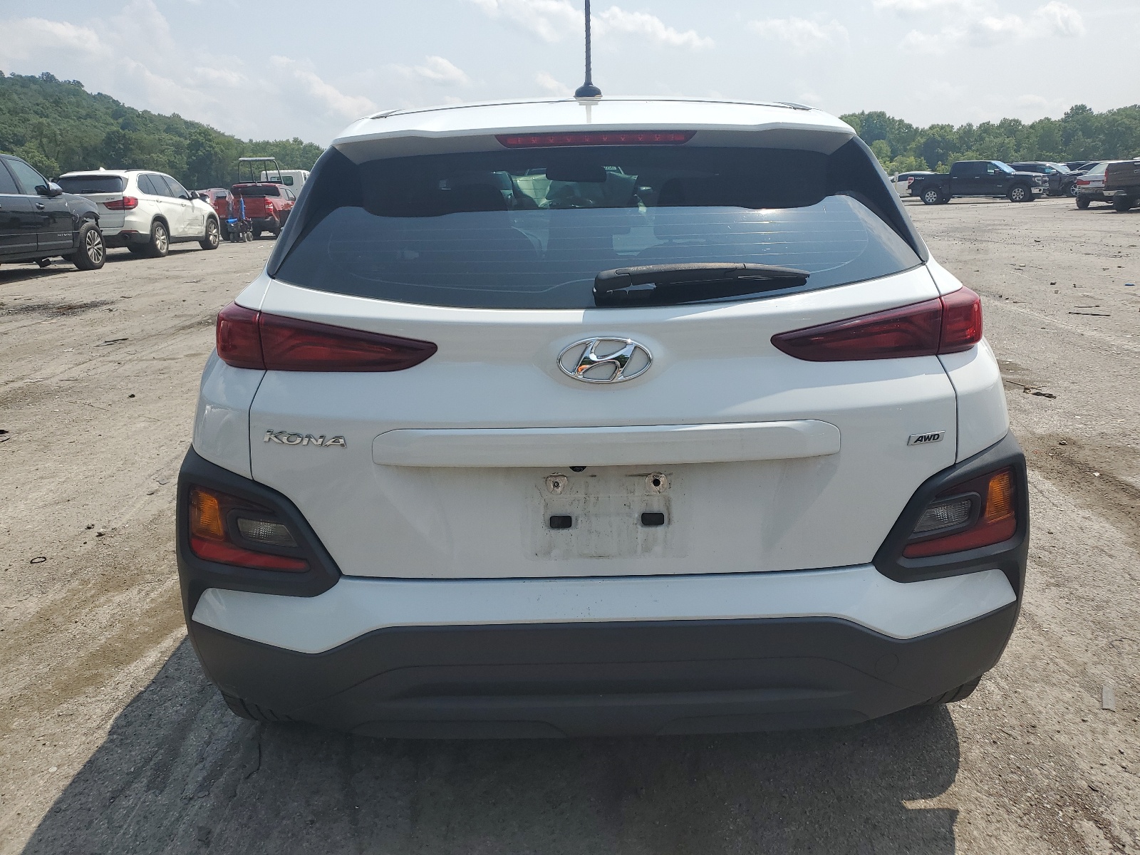 KM8K1CAA0JU179001 2018 Hyundai Kona Se