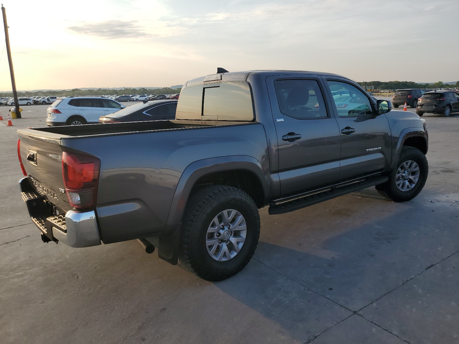 2019 Toyota Tacoma Double Cab vin: 5TFAZ5CN7KX084004