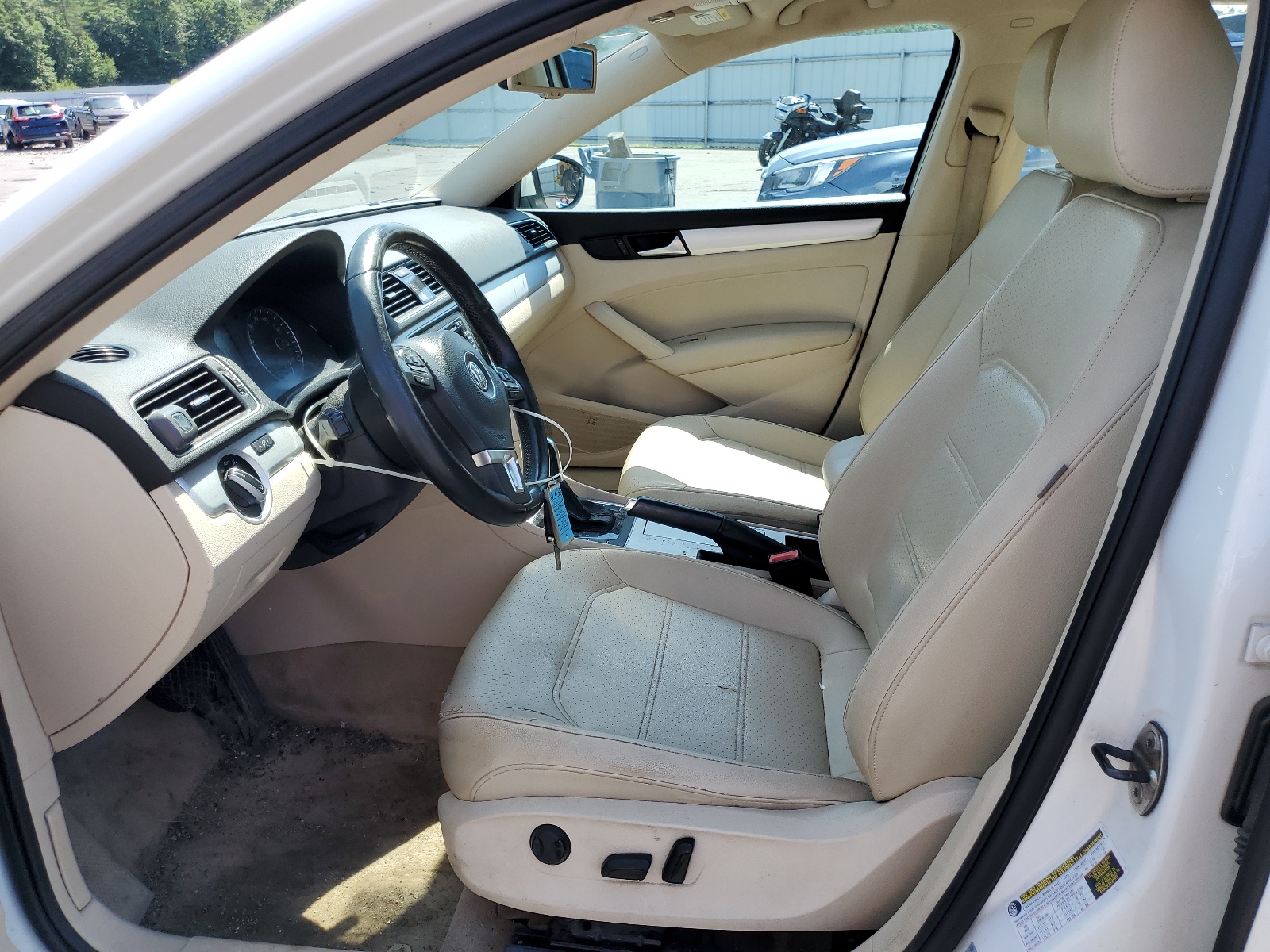 1VWBP7A33CC096437 2012 Volkswagen Passat Se