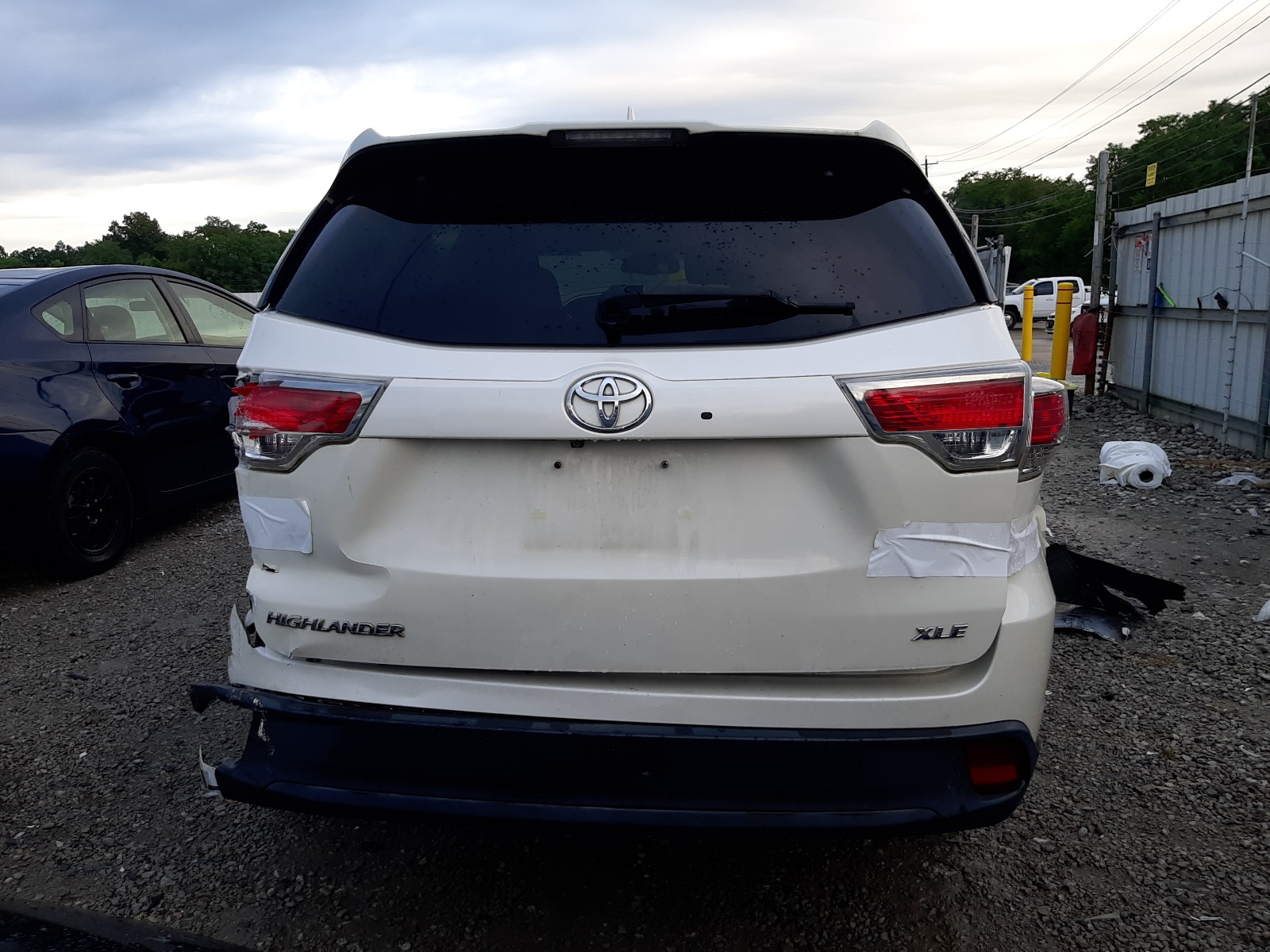 5TDKKRFH2FS062297 2015 Toyota Highlander Xle