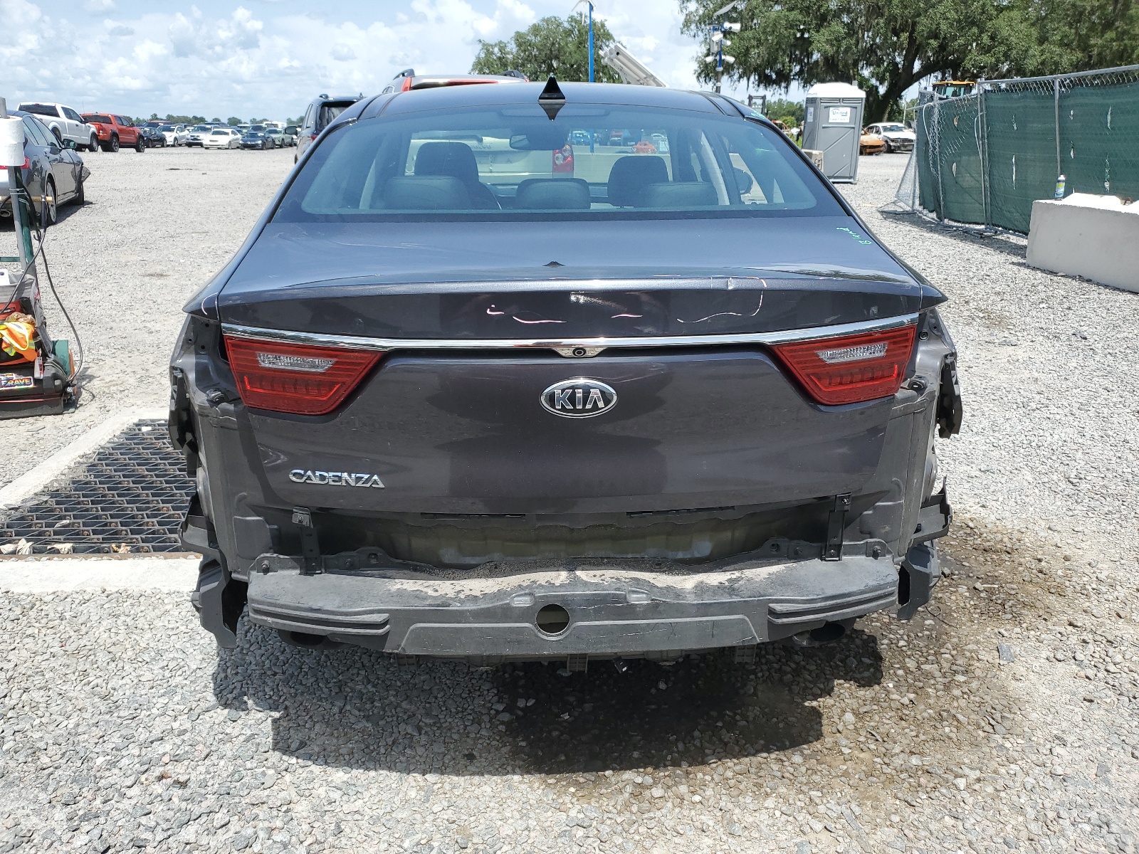 KNALC4J11H5088233 2017 Kia Cadenza Premium