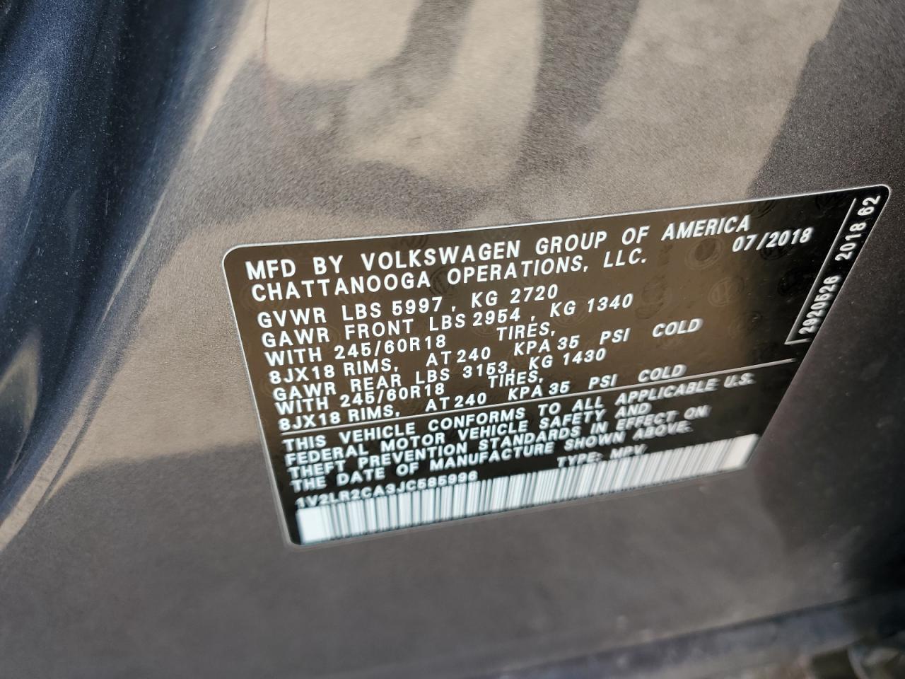 1V2LR2CA3JC585996 2018 Volkswagen Atlas Se