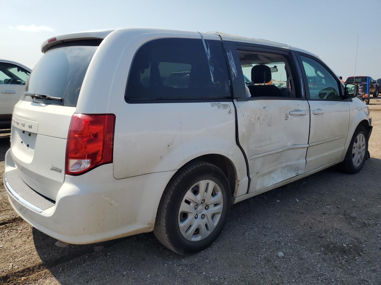 2015 Dodge Caravan - Image 3