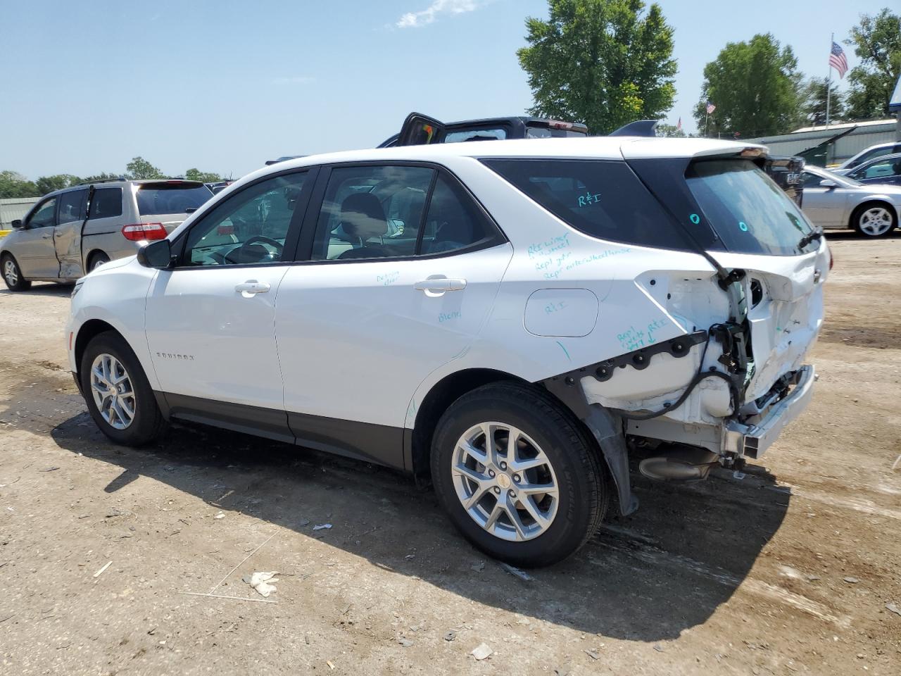 VIN 3GNAXHEG5RL174321 2024 CHEVROLET EQUINOX no.2