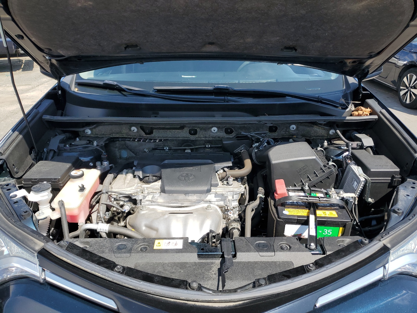 JTMZFREV0HJ141896 2017 Toyota Rav4 Le