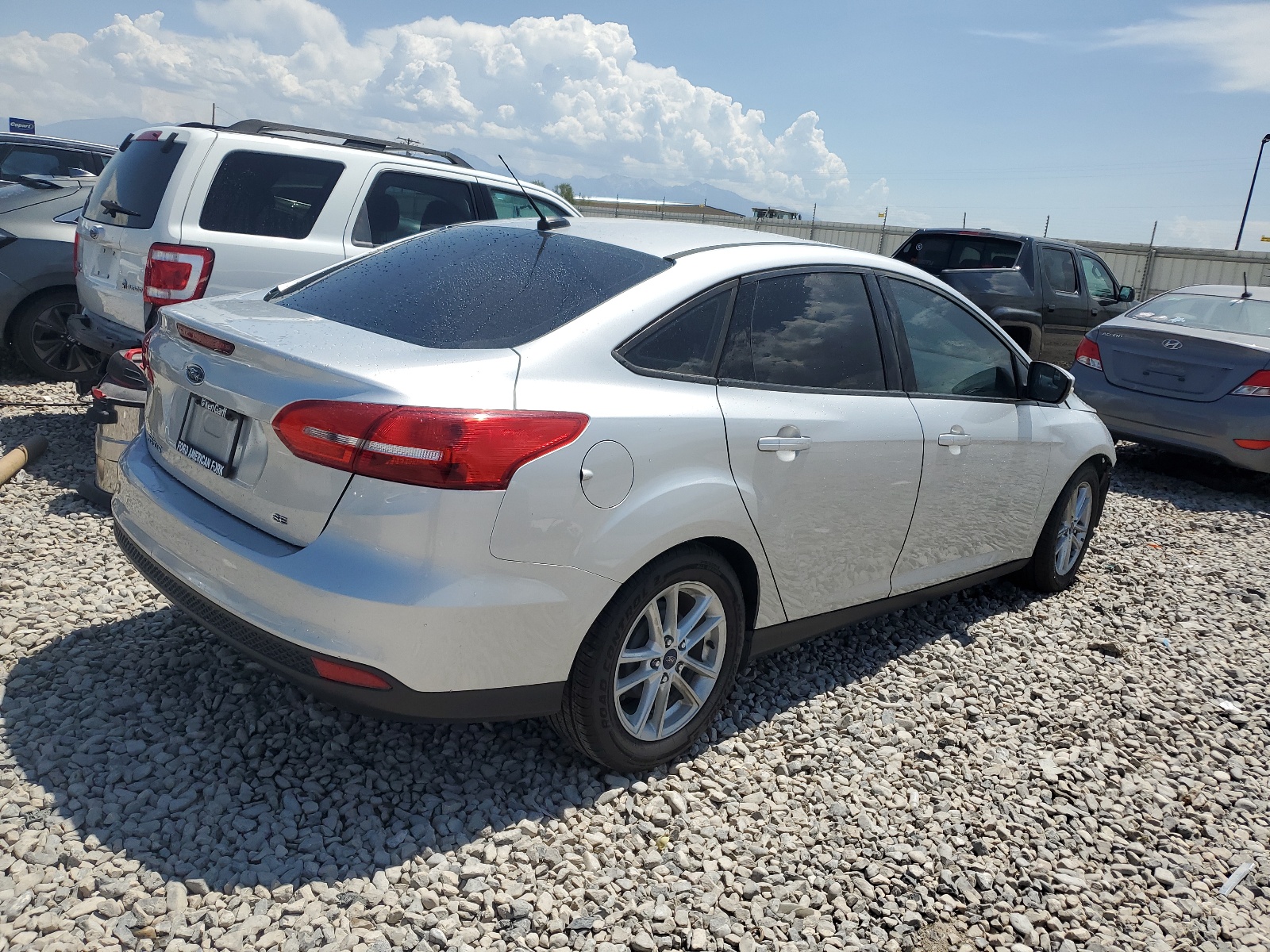 2015 Ford Focus Se vin: 1FADP3F26FL342508