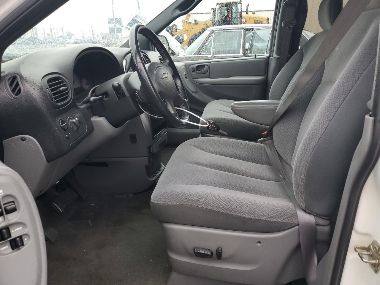 2005 Chrysler Town & Country Touring VIN: 2C4GP54L05R147332 Lot: 63645274