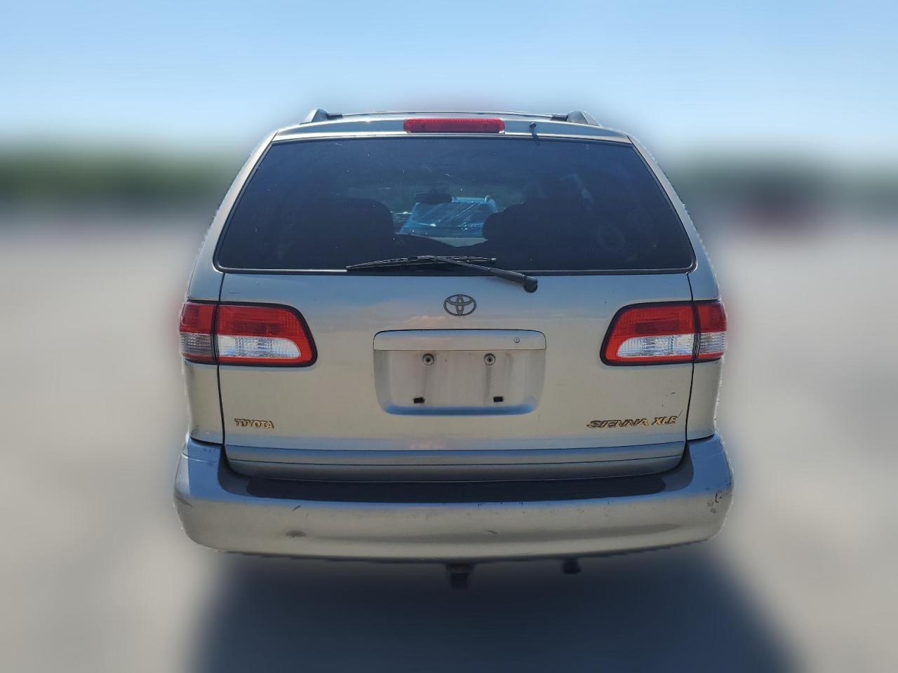 2001 Toyota Sienna Le VIN: 4T3ZF13C51U370021 Lot: 61647314