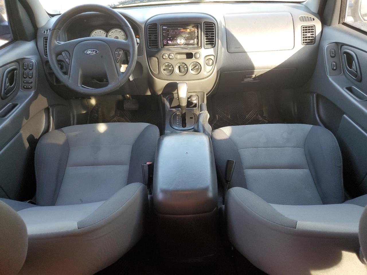 2005 Ford Escape Xls VIN: 1FMYU02Z85KC23025 Lot: 62389174