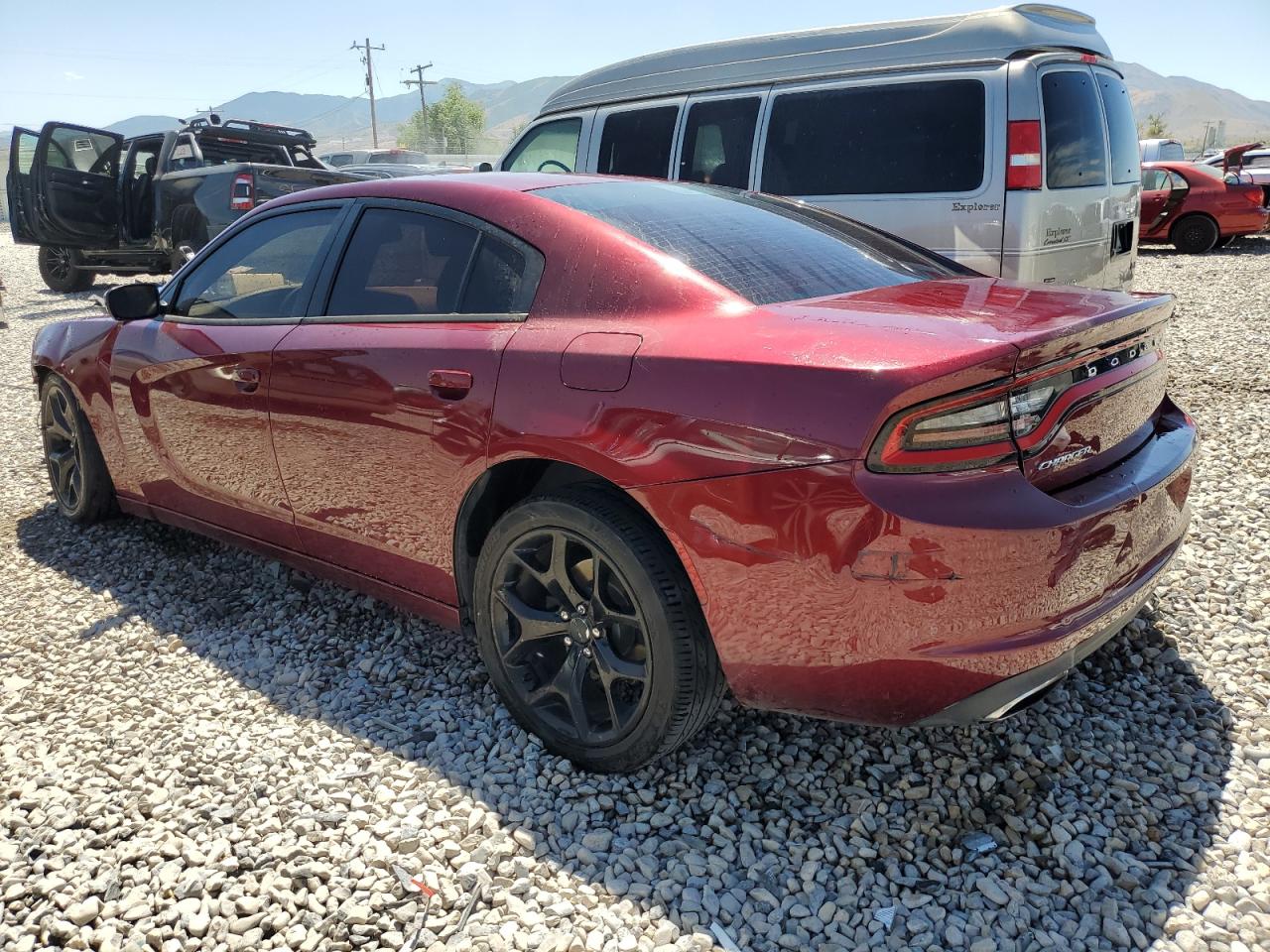 2C3CDXBG8HH511066 2017 DODGE CHARGER - Image 2