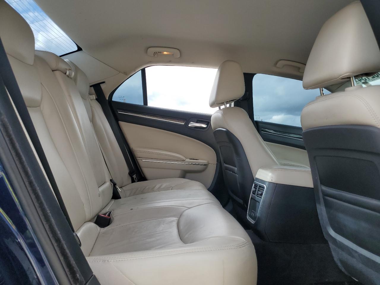 2015 Chrysler 300 Limited VIN: 2C3CCAAG8FH742872 Lot: 60562134