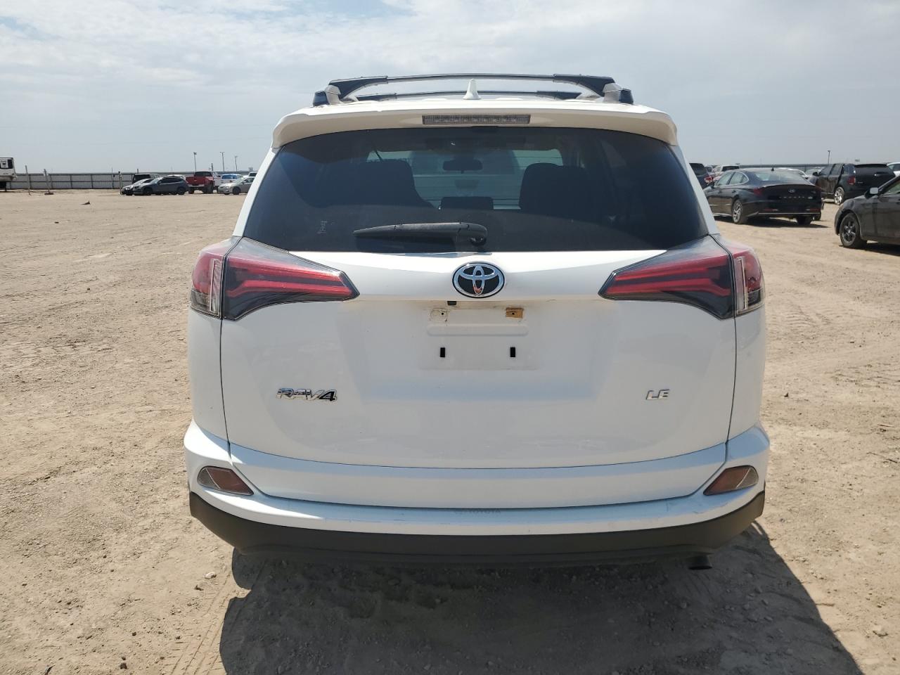 JTMZFREV5HJ708278 2017 Toyota Rav4 Le