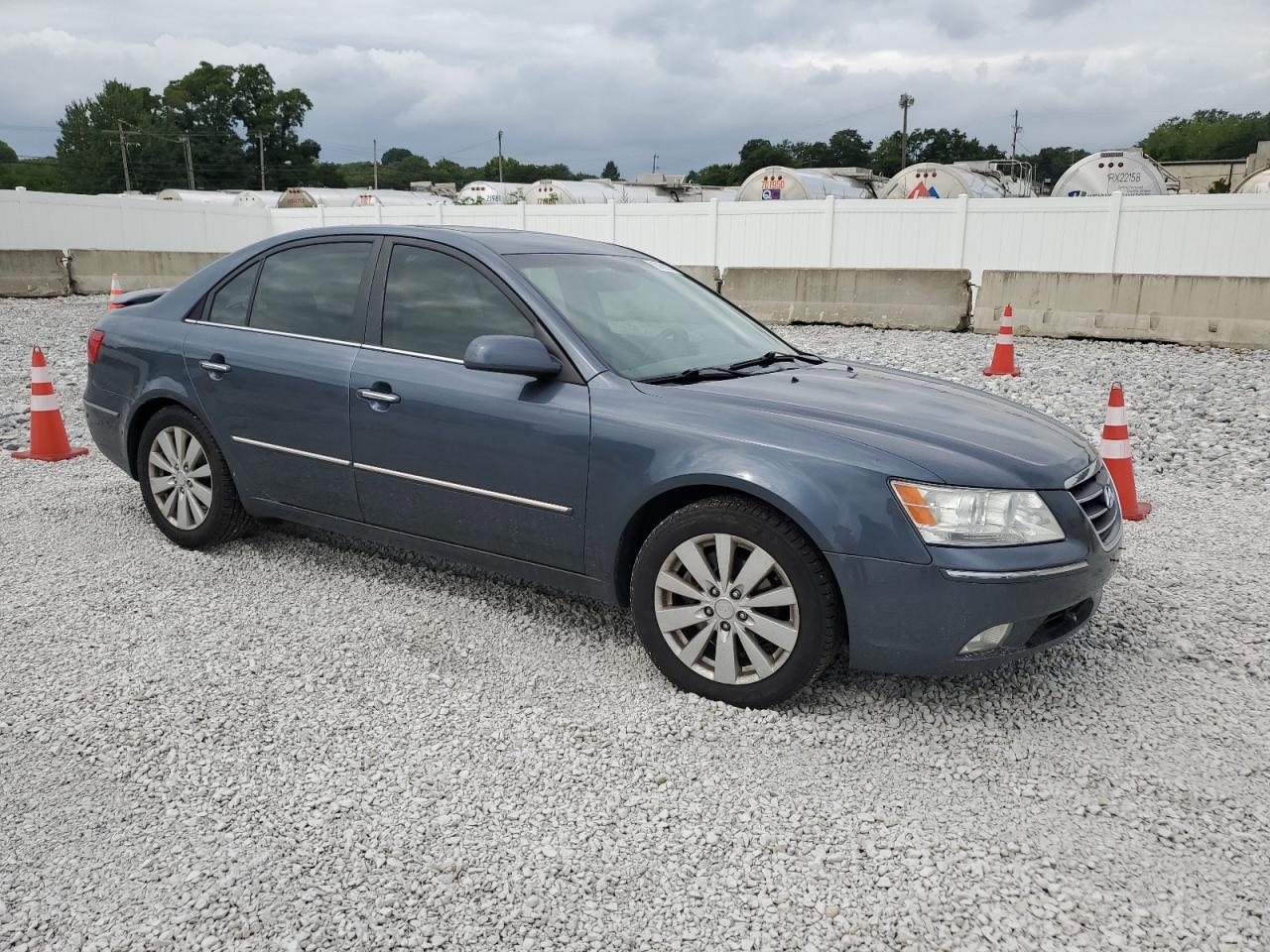 2009 Hyundai Sonata - Image 4