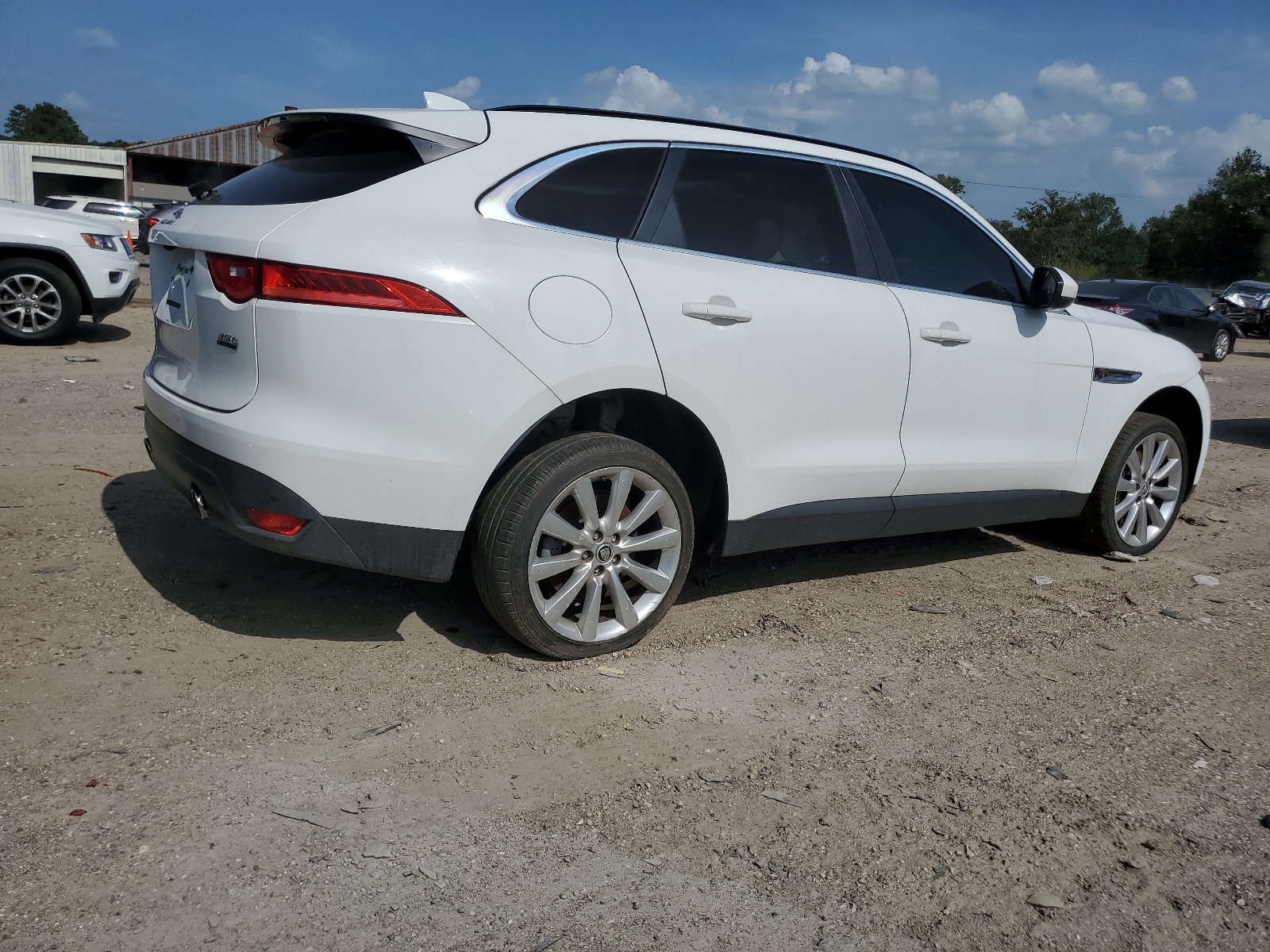 2017 Jaguar F-Pace Prestige vin: SADCK2BVXHA065640