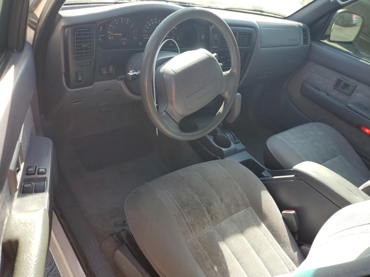 2000 Toyota Tacoma Xtracab Prerunner VIN: 4TASN92N8YZ657266 Lot: 63393804