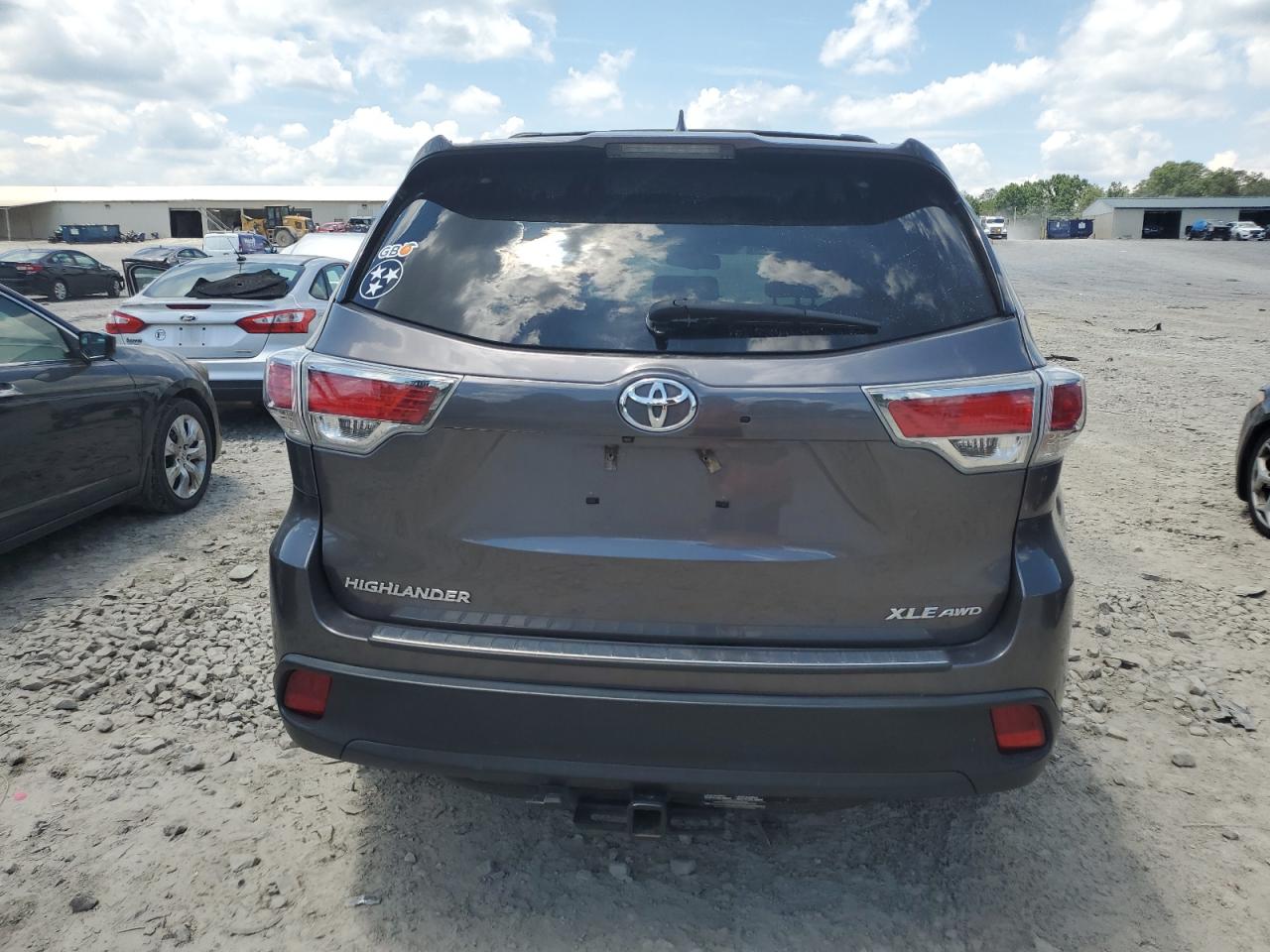 2016 Toyota Highlander Xle VIN: 5TDJKRFH6GS303517 Lot: 62040414