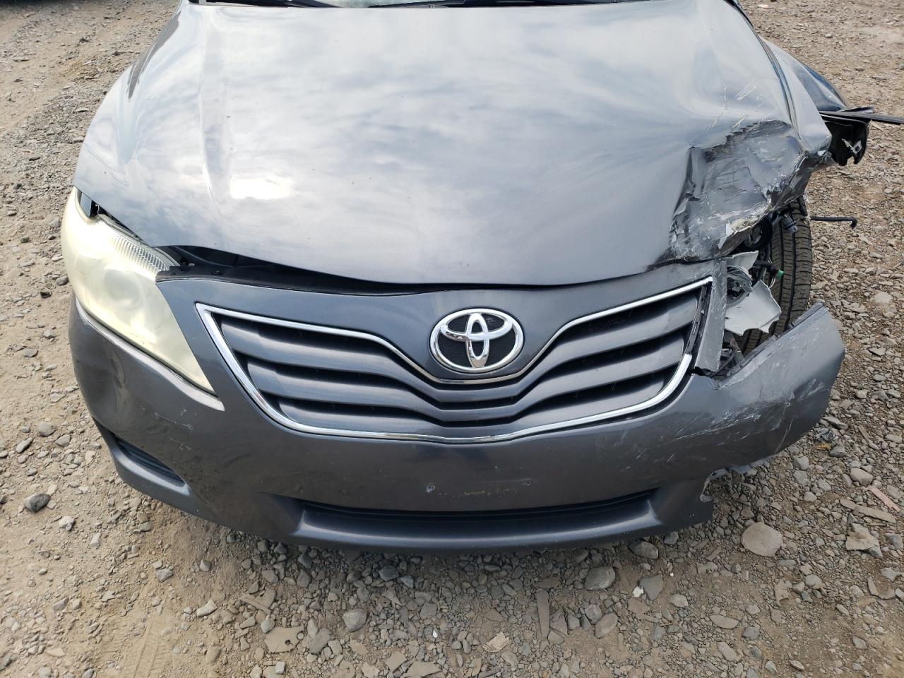 2010 Toyota Camry - Image 11