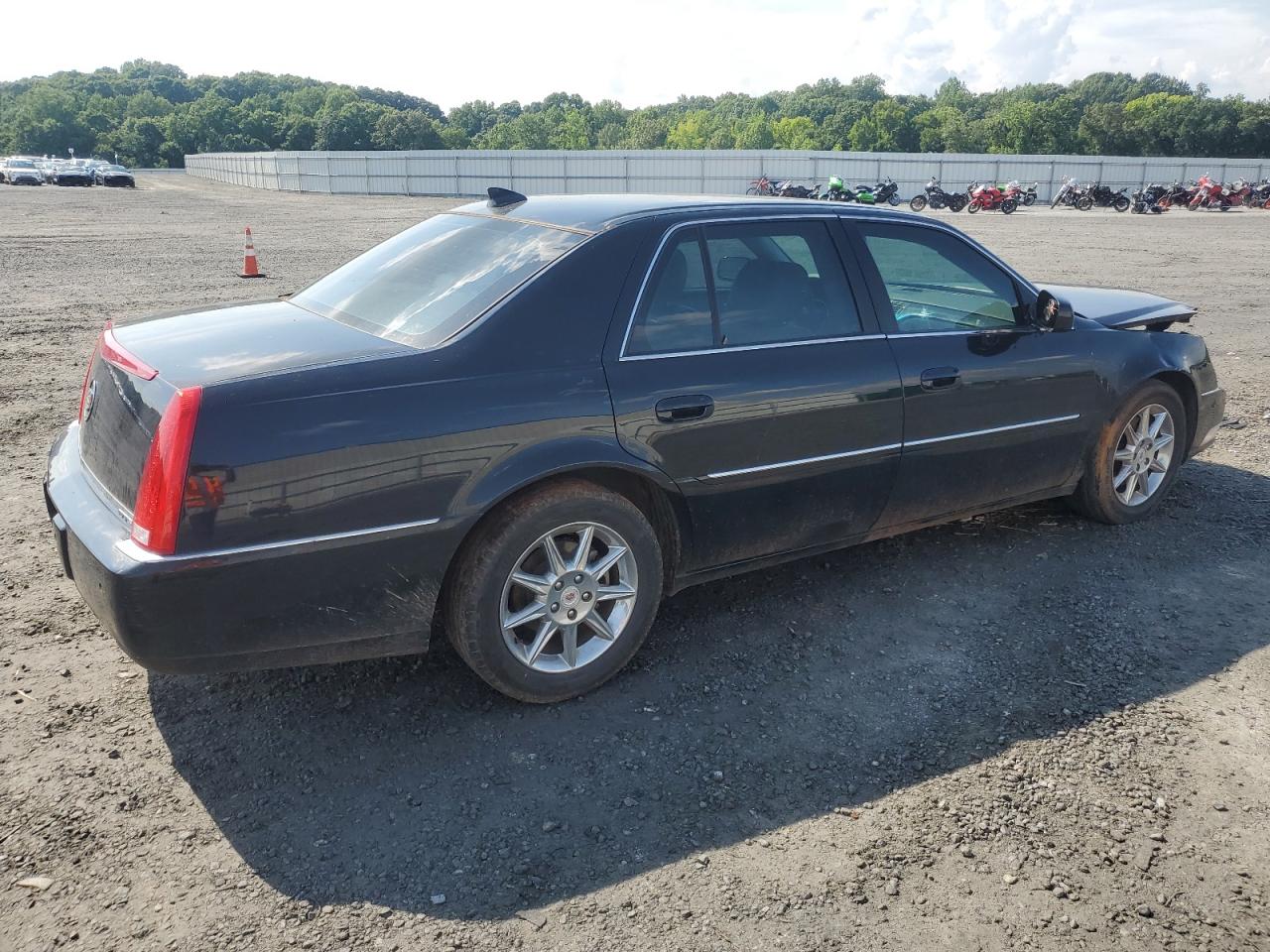 2011 Cadillac Dts Luxury Collection VIN: 1G6KD5E60BU128079 Lot: 61863374