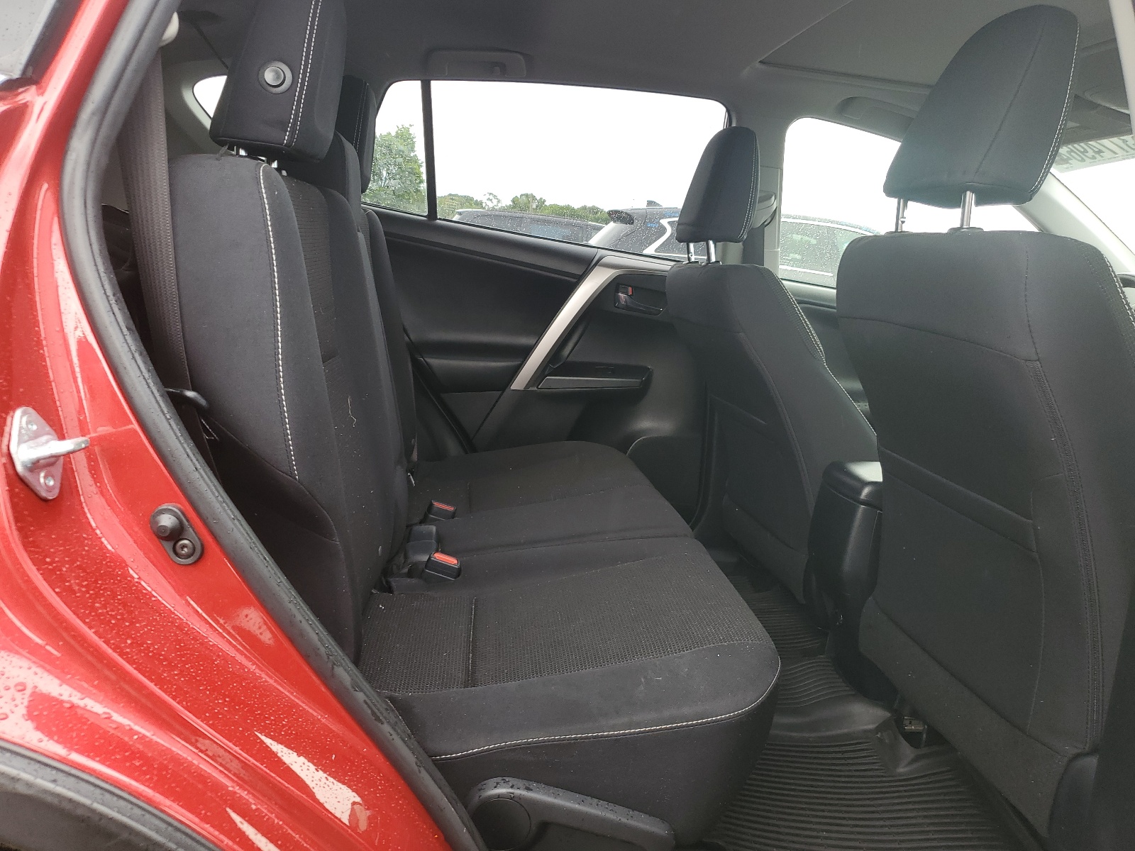 JTMRFREV5HJ156801 2017 Toyota Rav4 Xle