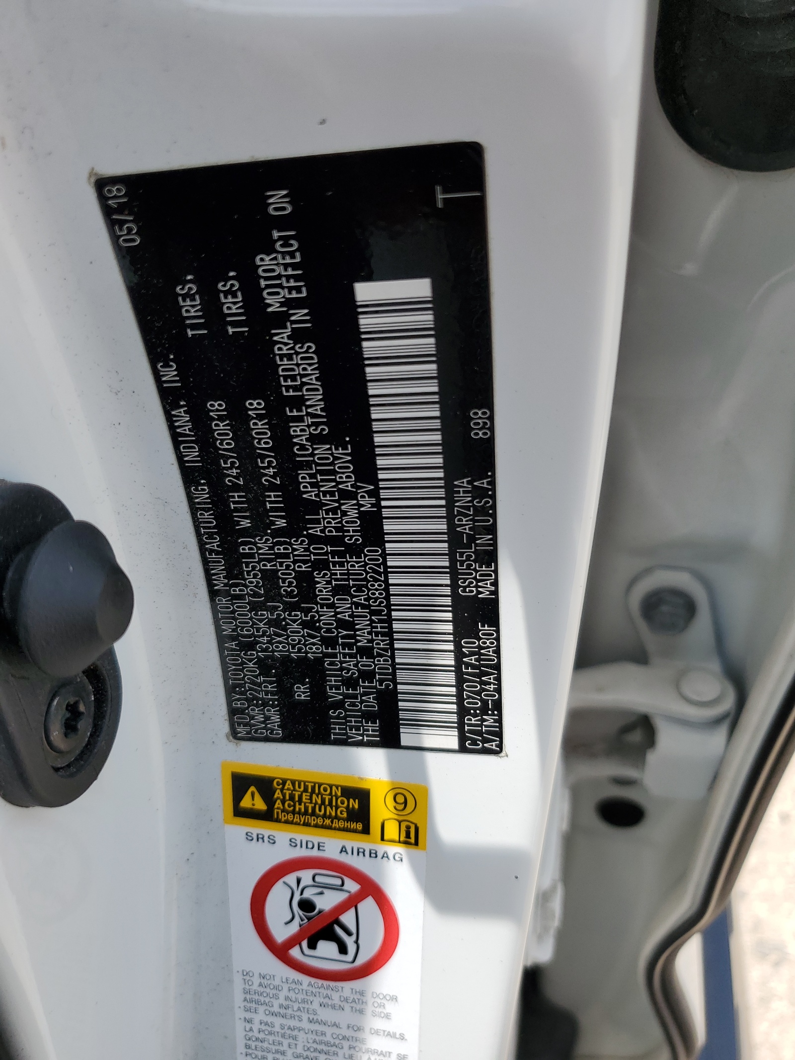 5TDBZRFH1JS882200 2018 Toyota Highlander Le