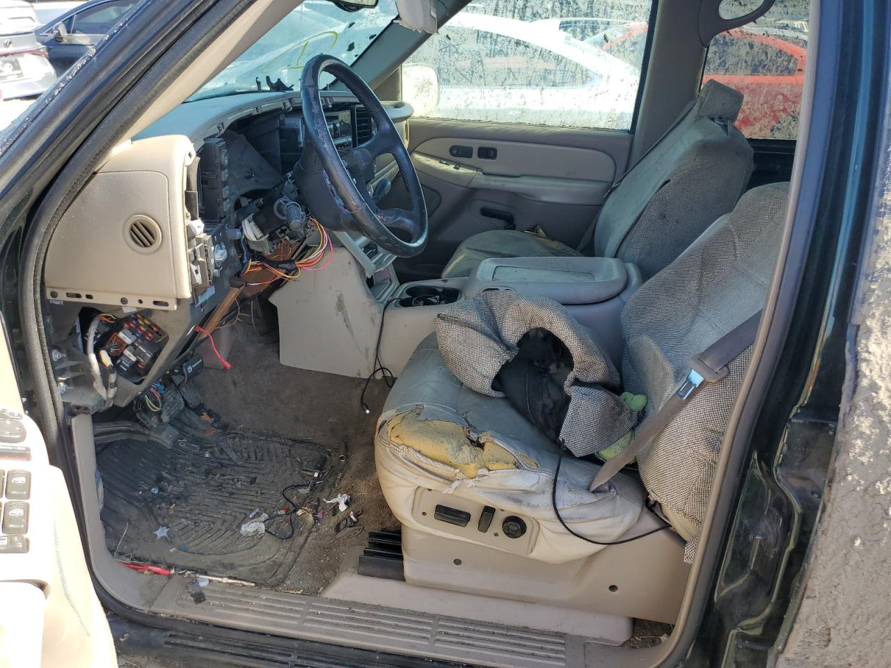 2001 Chevrolet Tahoe K1500 VIN: 1GNEK13TX1R206930 Lot: 64018104