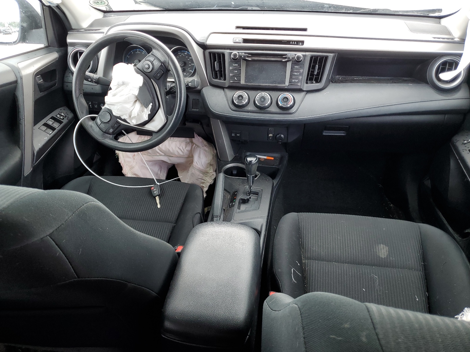 2T3ZFREV3HW370932 2017 Toyota Rav4 Le