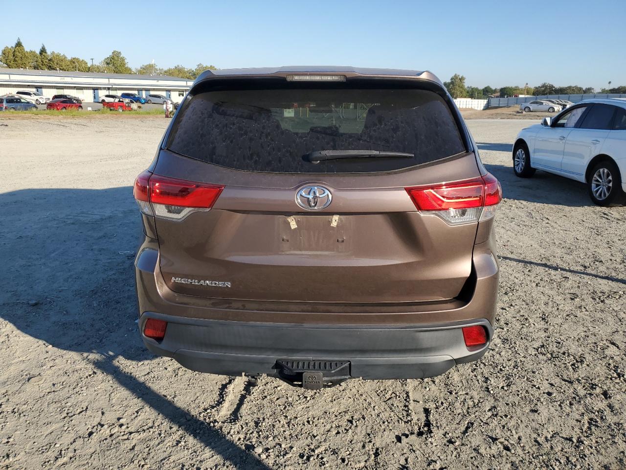 2019 Toyota Highlander Le VIN: 5TDZZRFH3KS295710 Lot: 64852824