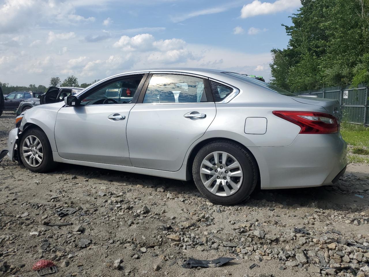 1N4AL3AP1HN355160 2017 NISSAN ALTIMA - Image 2