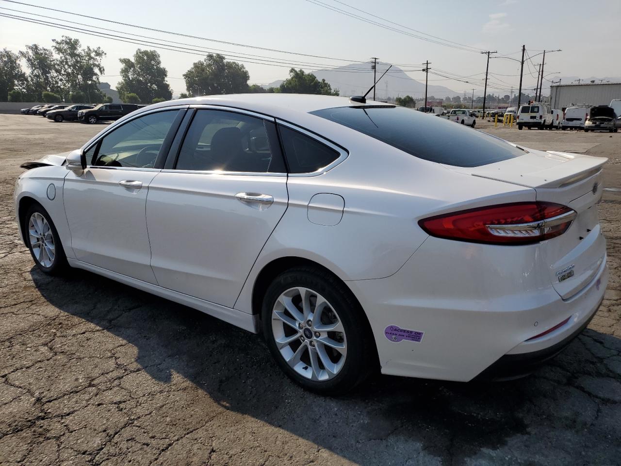 3FA6P0SU7KR232545 2019 FORD FUSION - Image 2