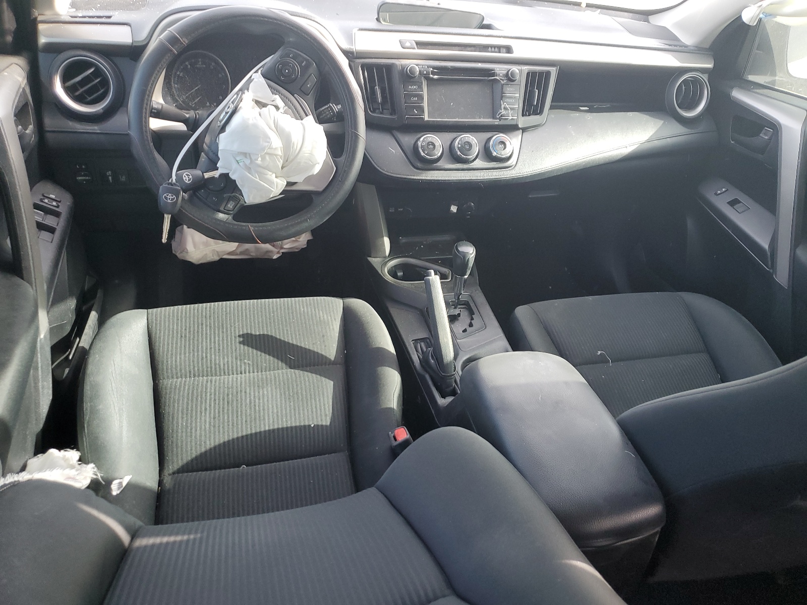 2T3ZFREV0HW350069 2017 Toyota Rav4 Le