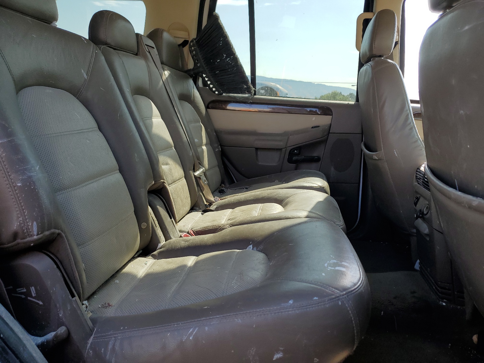 1FMDU64E44ZB05331 2004 Ford Explorer Eddie Bauer