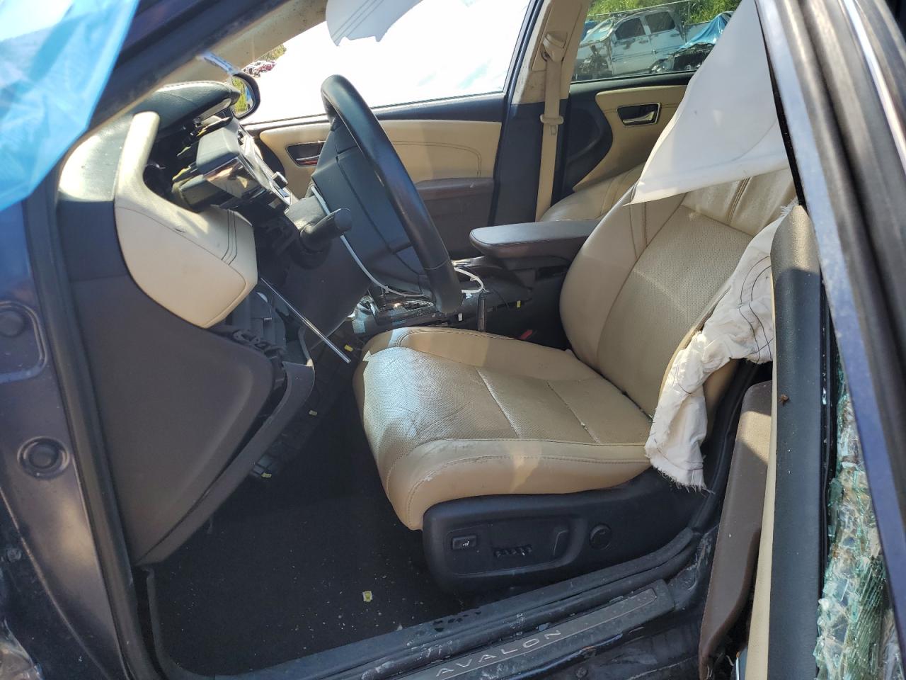 2016 Toyota Avalon - Image 7