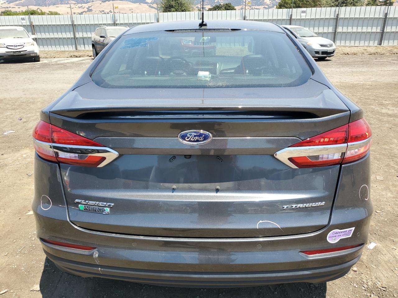 3FA6P0SU0KR286978 2019 Ford Fusion Titanium