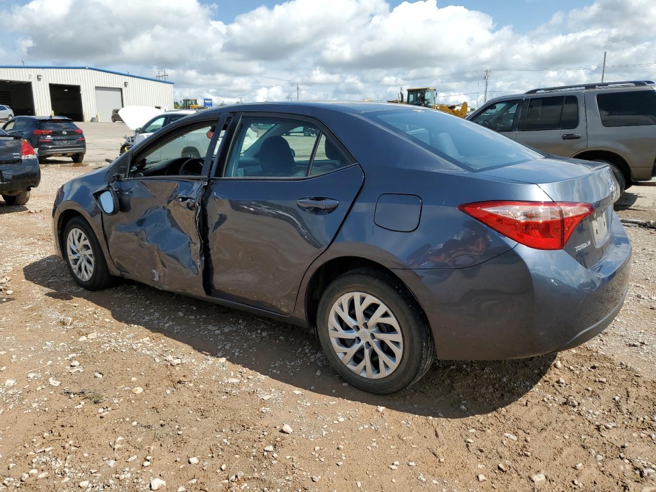 5YFBURHE7KP937471 2019 TOYOTA COROLLA - Image 2