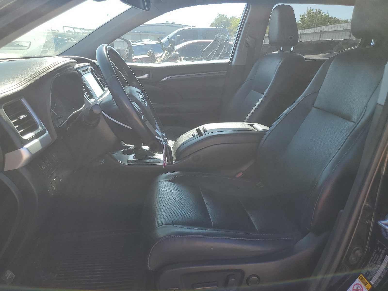 5TDDZRFH1HS419377 2017 Toyota Highlander Limited