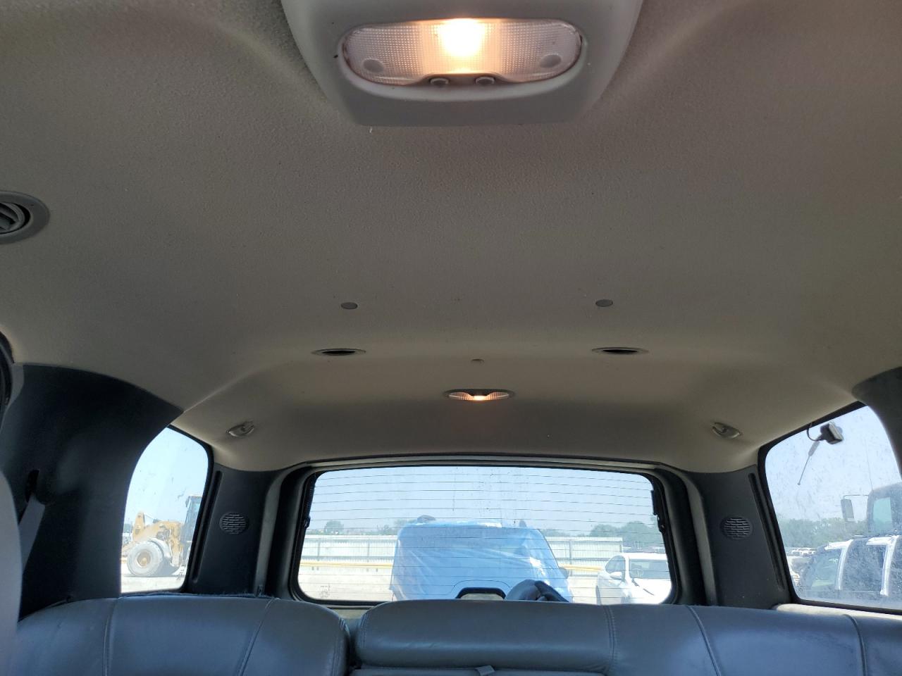 2000 Chevrolet Tahoe K1500 VIN: 1GNEK13T4YJ198560 Lot: 61814654