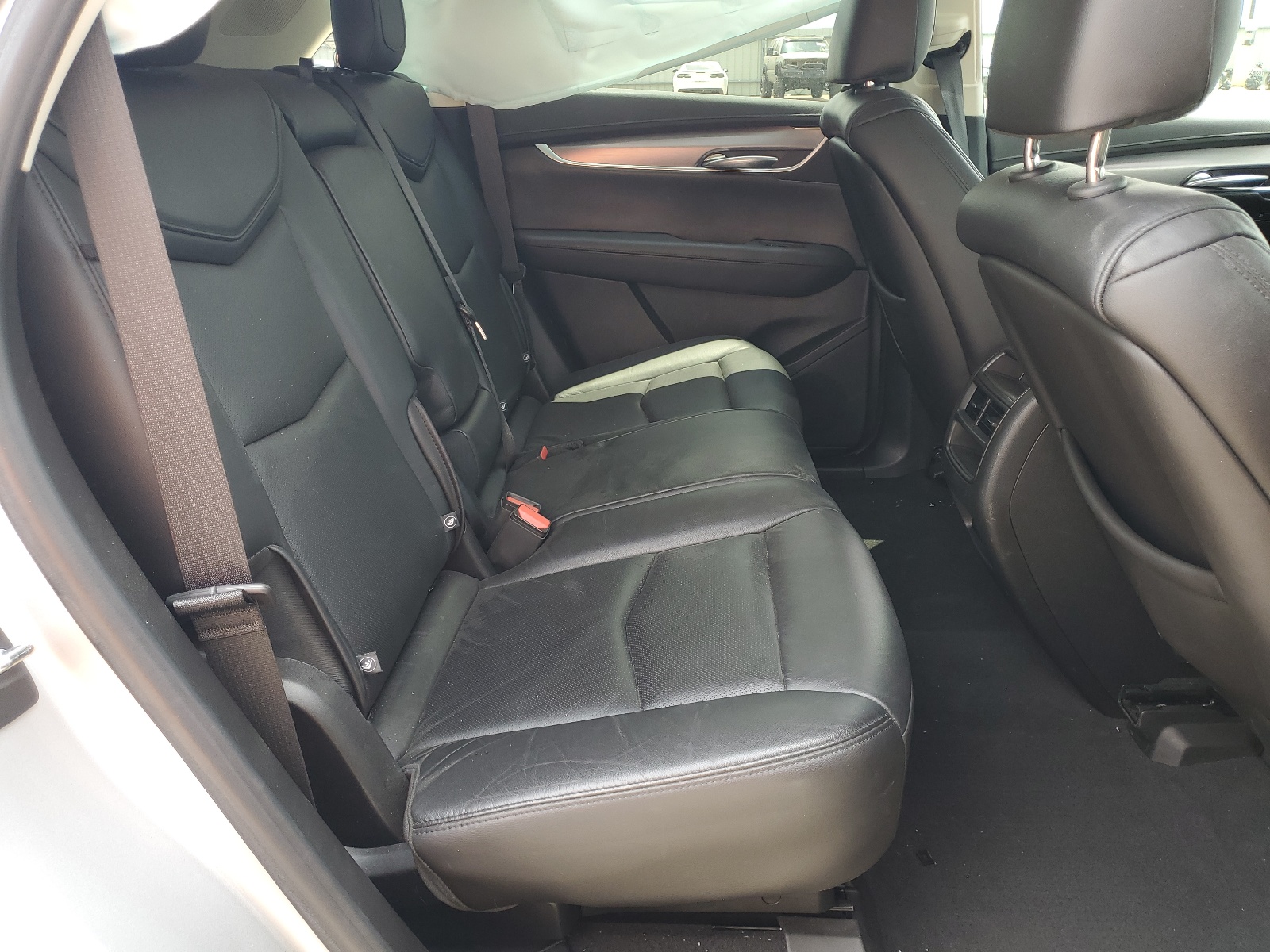 1GYKNCRS6KZ129627 2019 Cadillac Xt5 Luxury