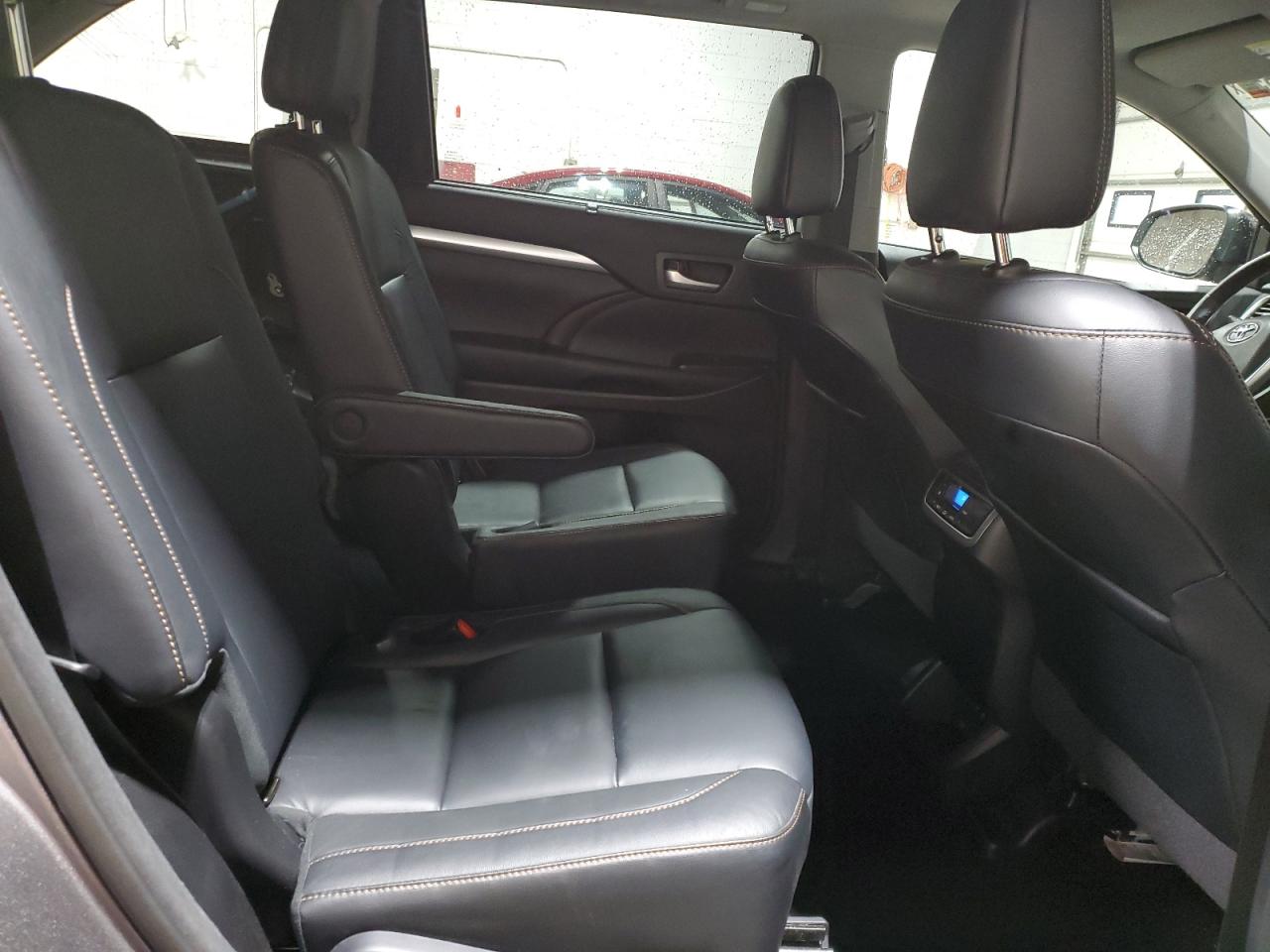 2017 Toyota Highlander Se VIN: 5TDJZRFH3HS465487 Lot: 61445654