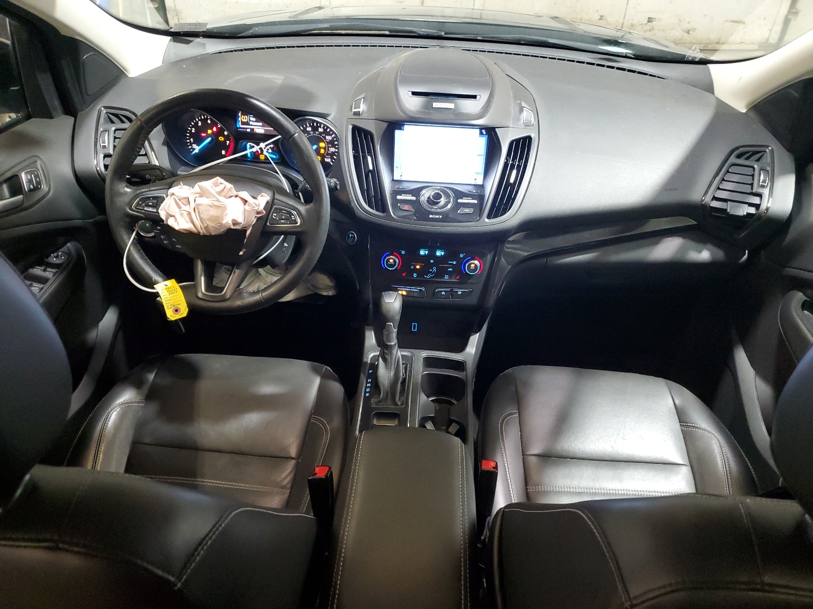 1FMCU9JD1HUB25869 2017 Ford Escape Titanium