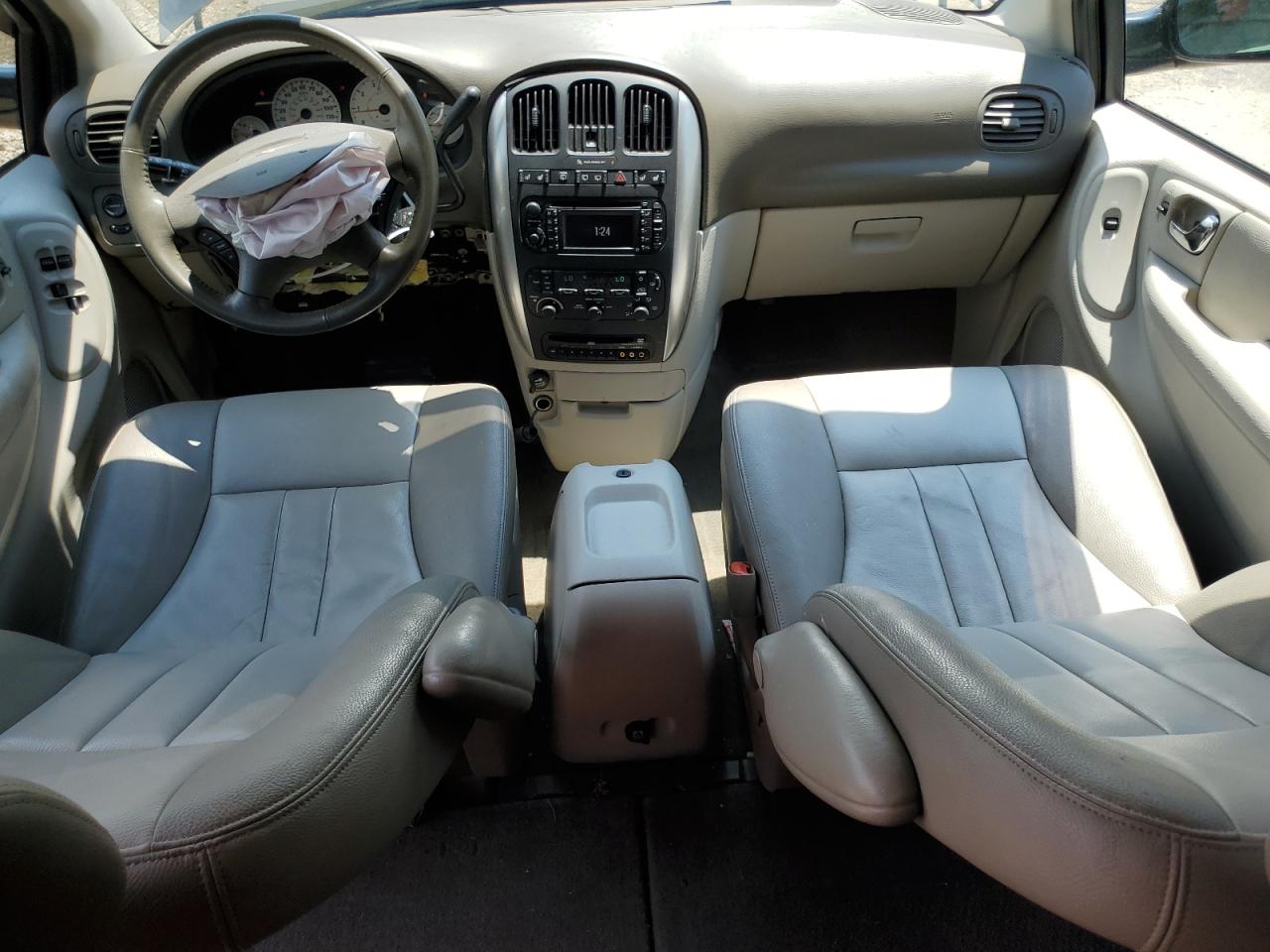 2005 Chrysler Town & Country Touring VIN: 2C4GP54L65R395665 Lot: 63092474