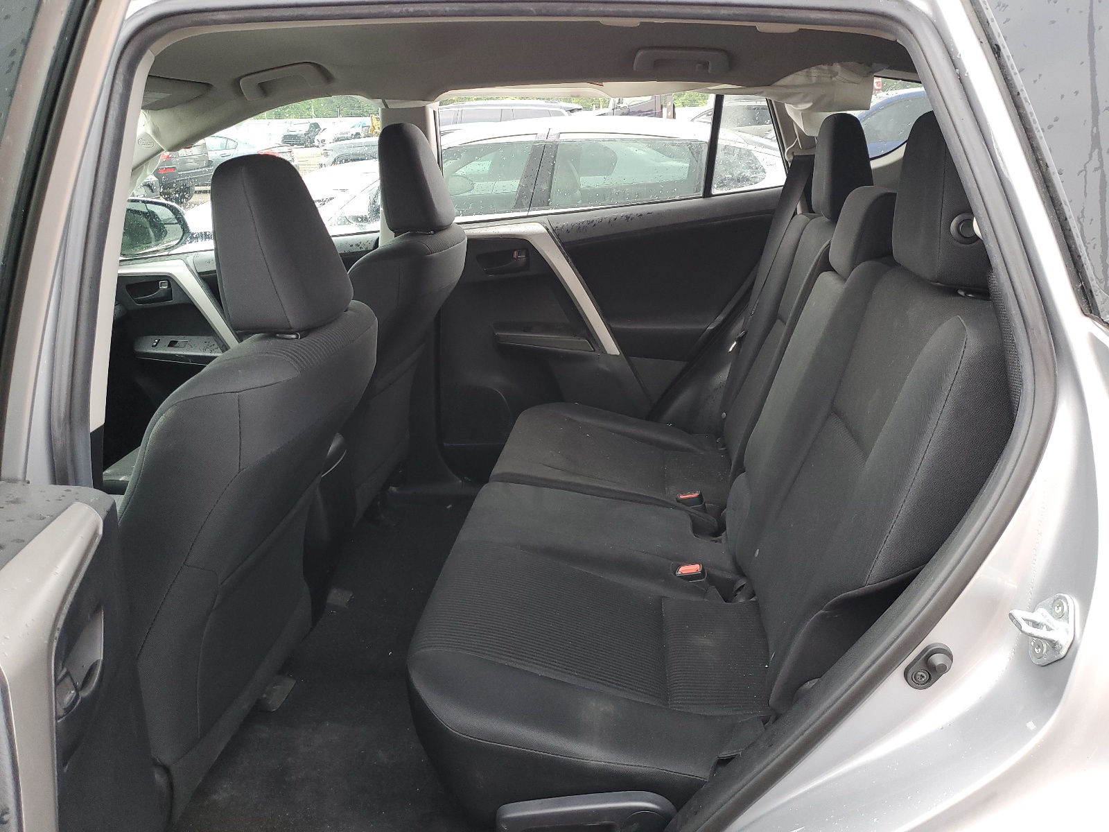 2T3ZFREV4HW359714 2017 Toyota Rav4 Le