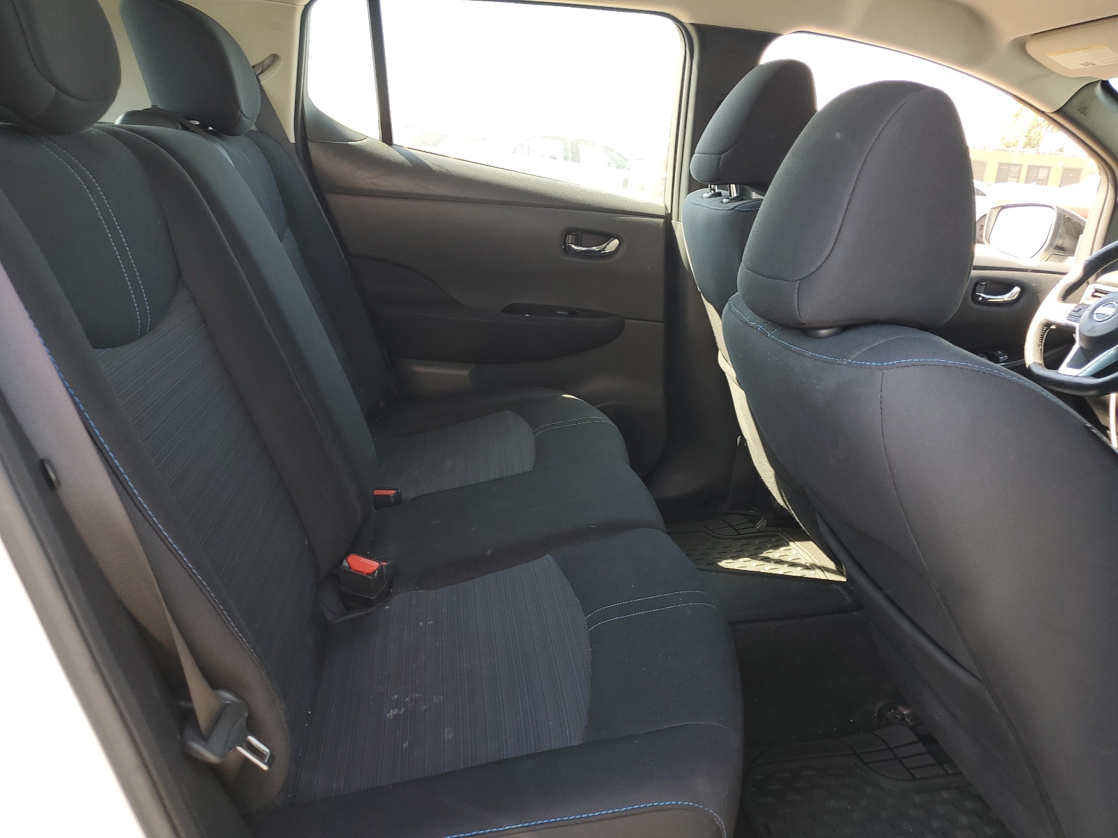 1N4AZ1CP0JC301396 2018 Nissan Leaf S