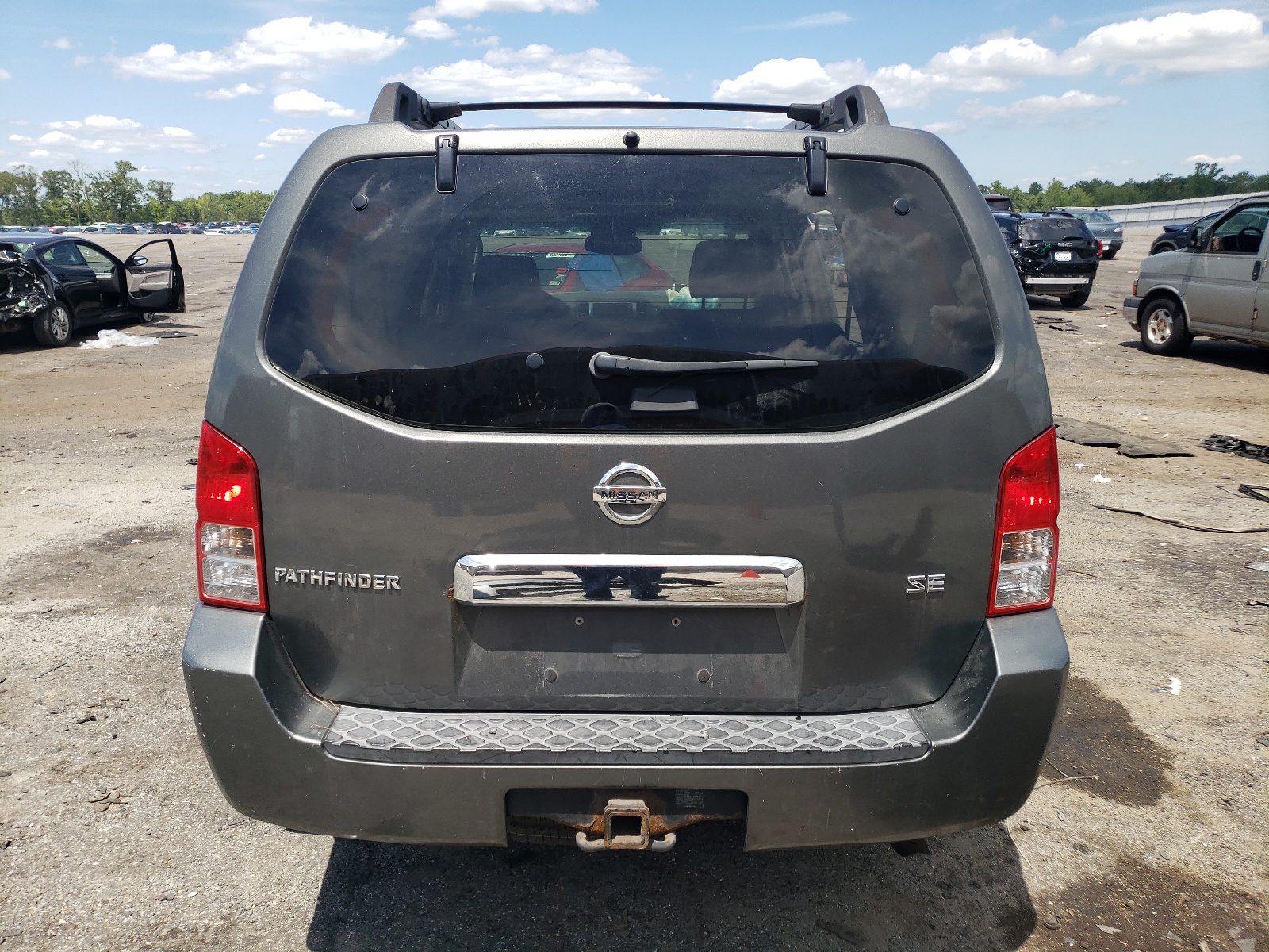 5N1AR18W65C789068 2005 Nissan Pathfinder Le