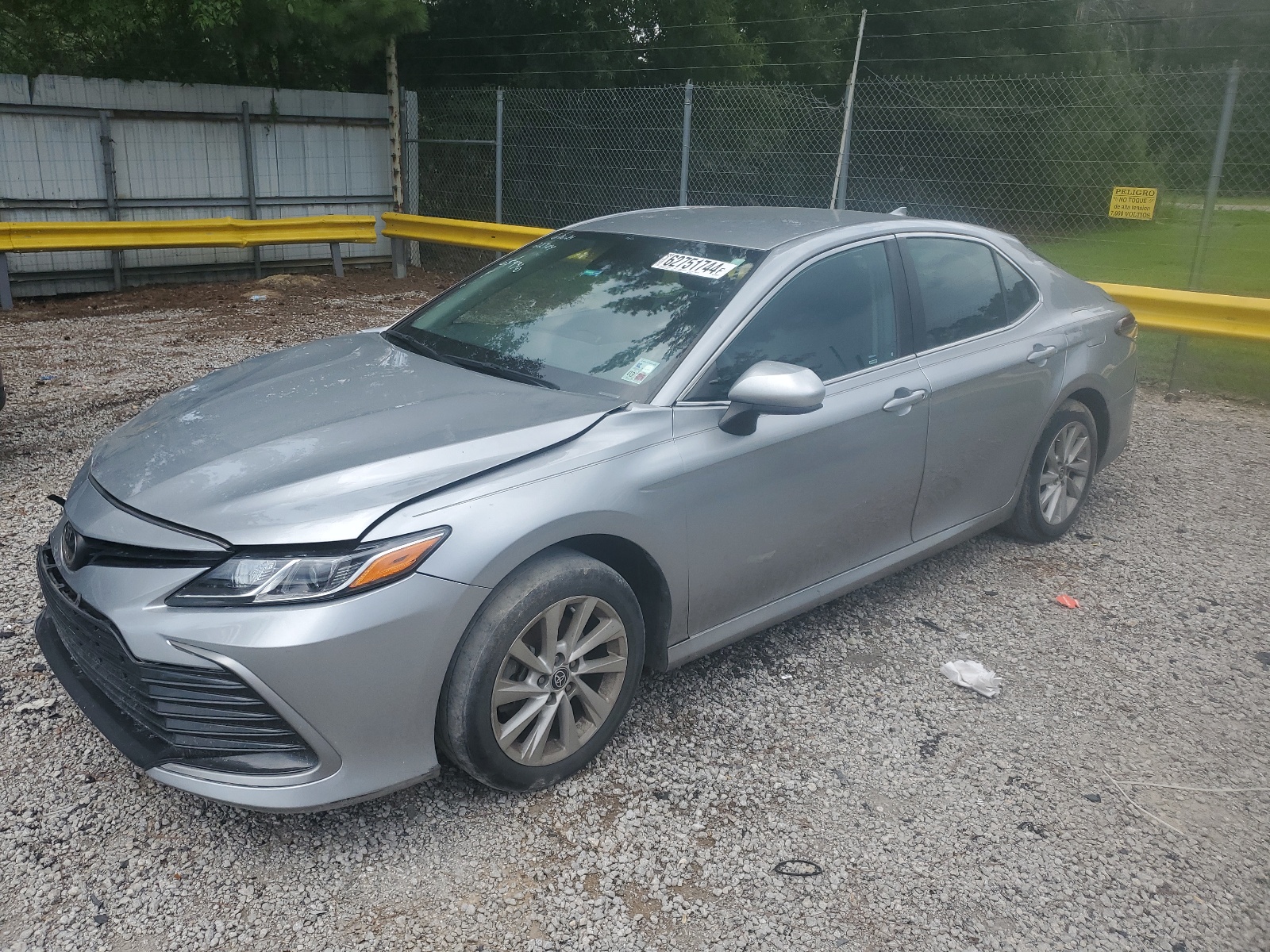 2022 Toyota Camry Le vin: 4T1C11AK4NU659310